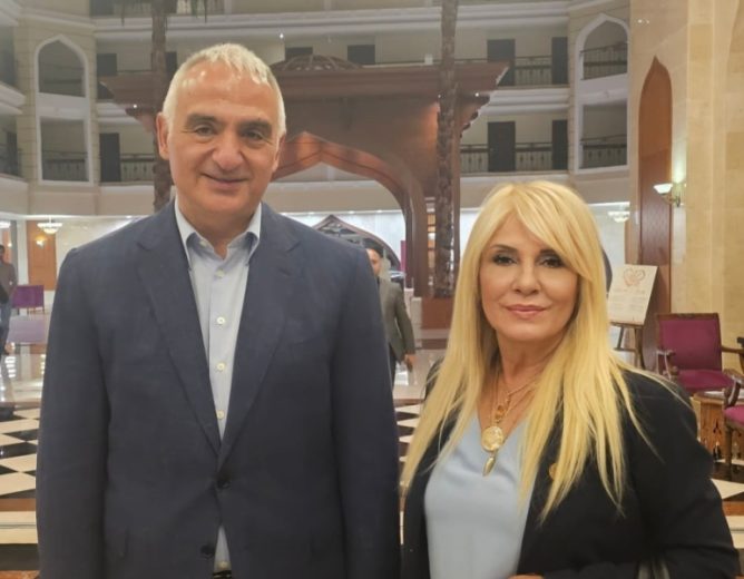 Kültür Bakanı İle Yemek